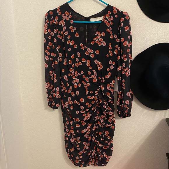 ASTR the Label shirred long sleeve mini dress - Picture 6 of 8